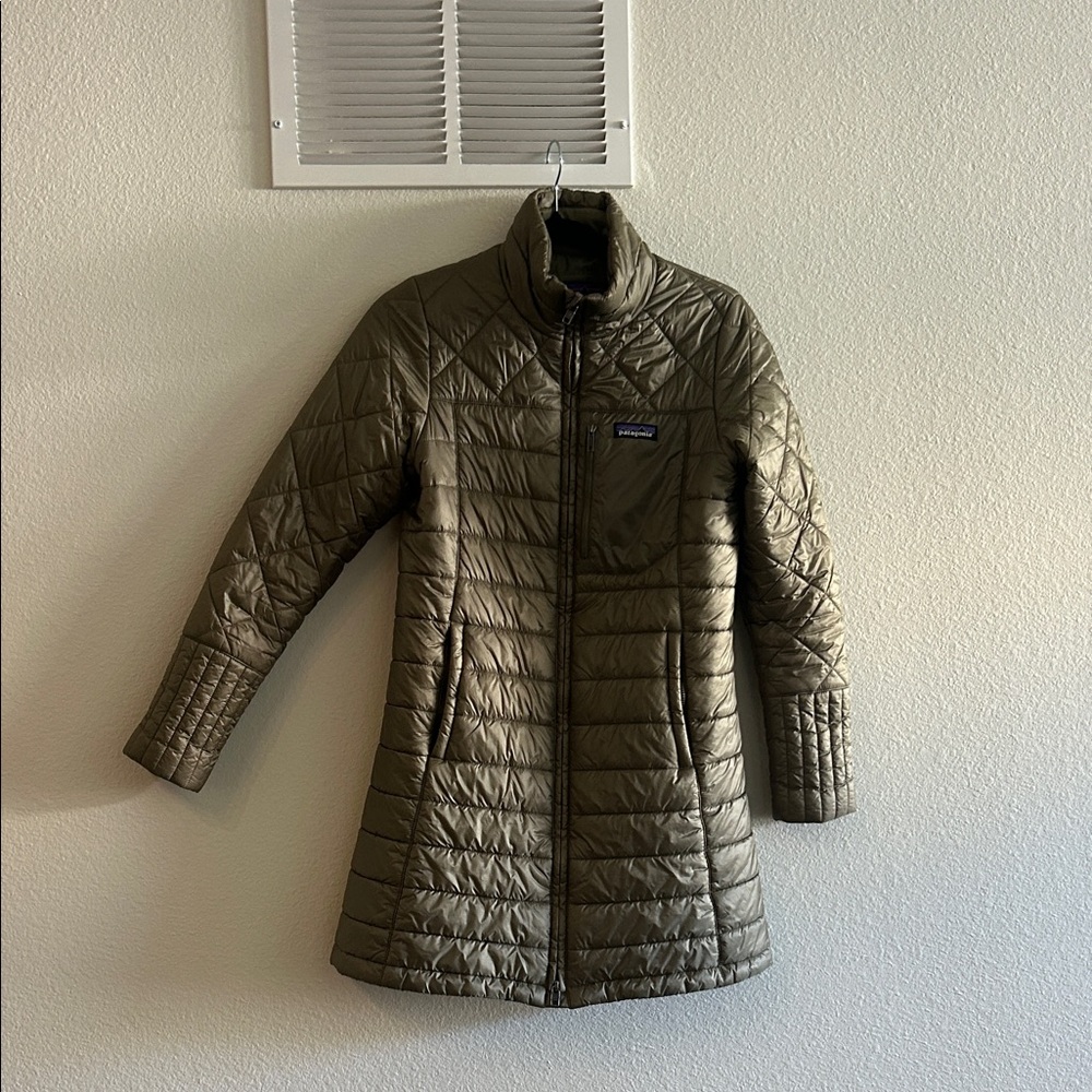 Patagonia Women's Green Puffer Coat
